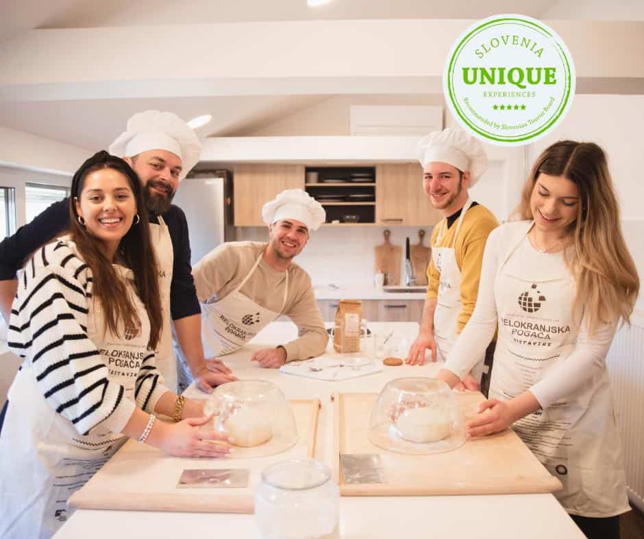 Belokranjska pogača, dobra družba